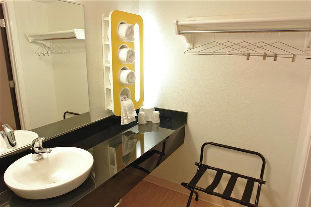 Motel 6-East Brunswick, Nj Room photo